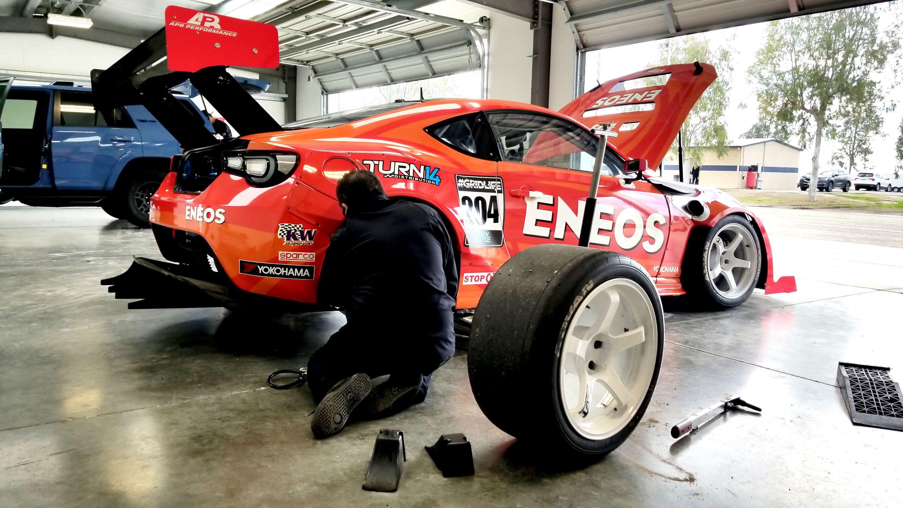Eneos_post-evasive-motorsports-4_2019