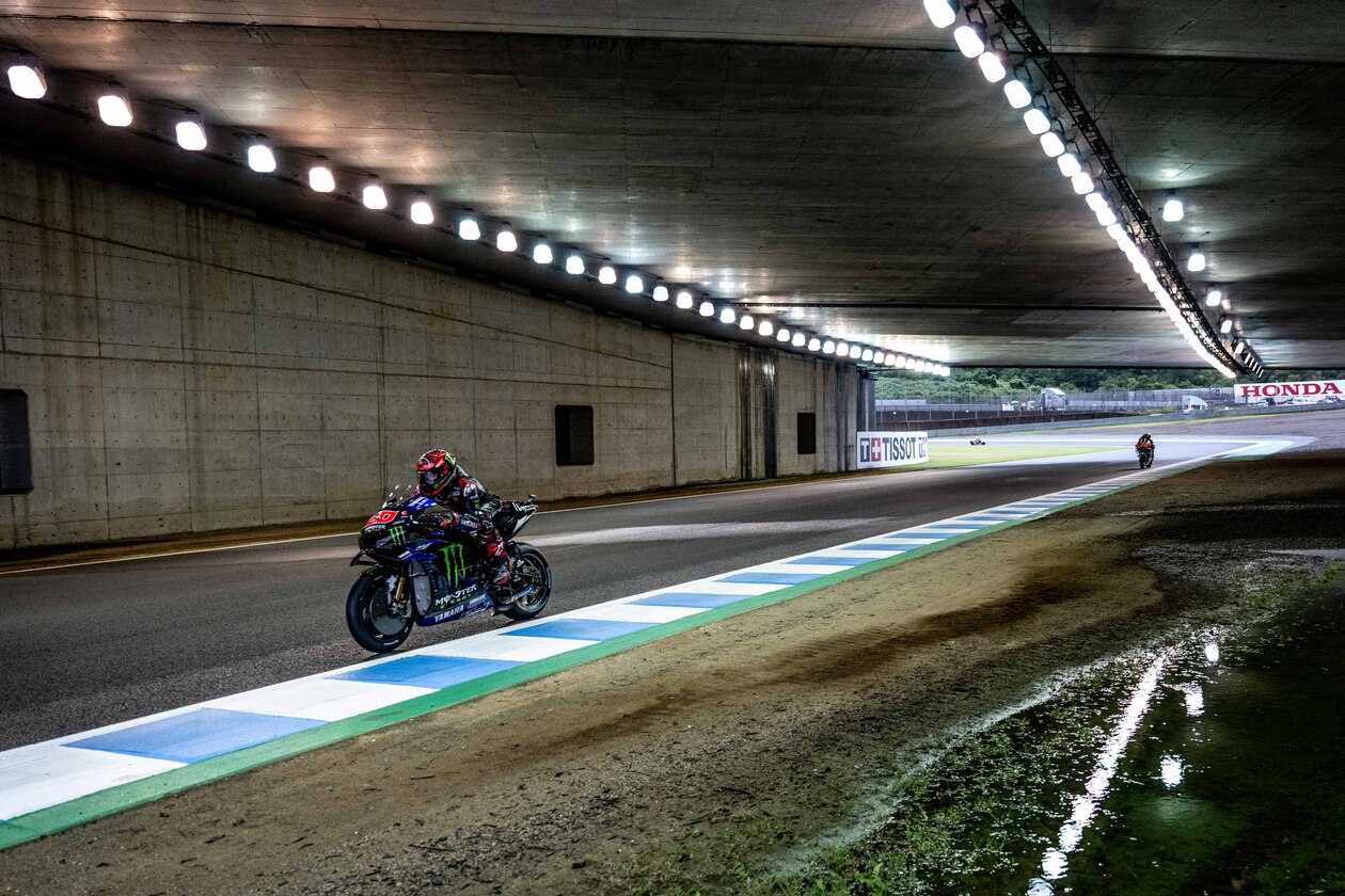 Quartararo driving under tunnel in race