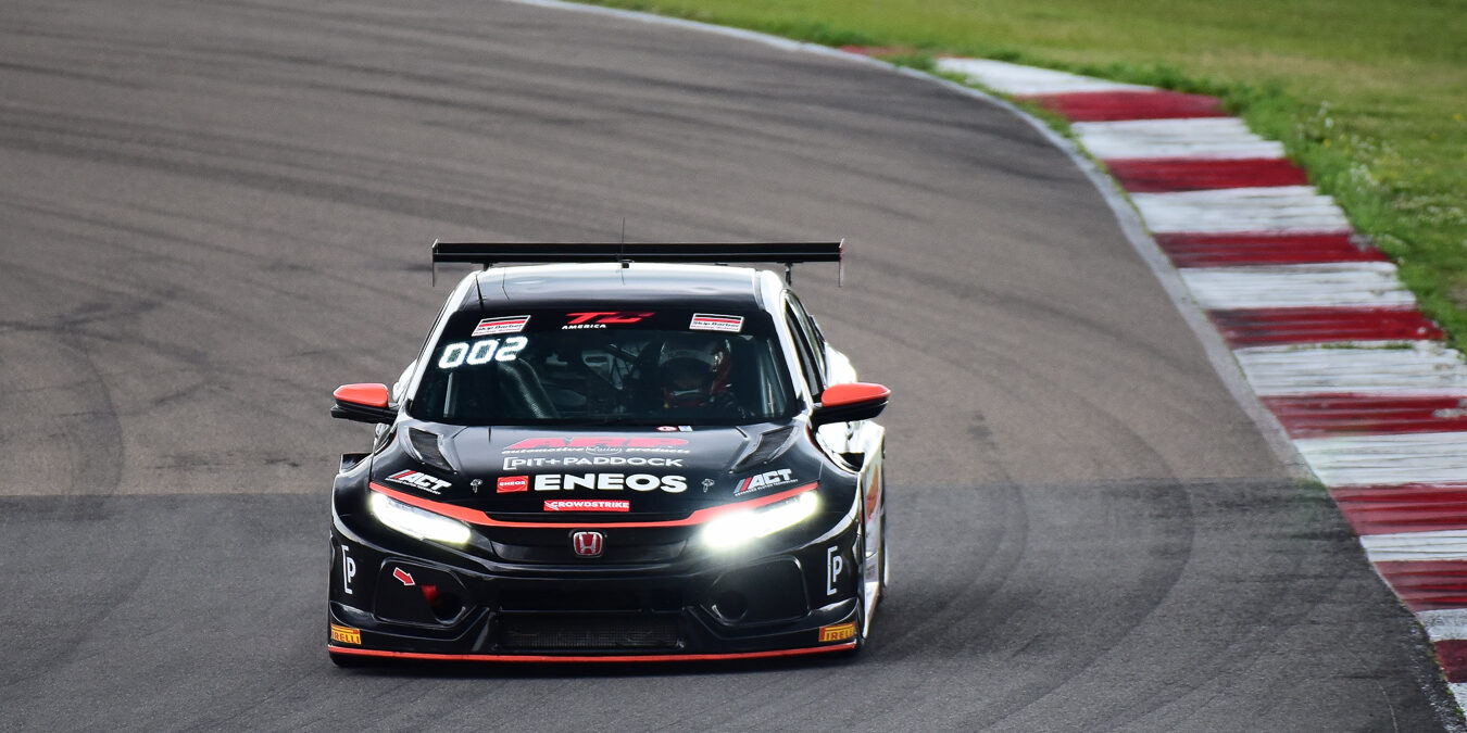 Dai driving ENEOS Pit+Paddock car