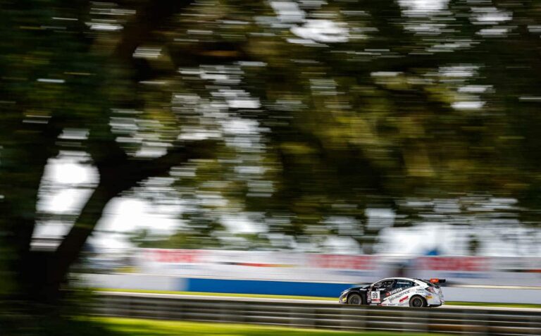 Pit+Paddock Civic Type R TCX blasting through Sebring International Raceway.