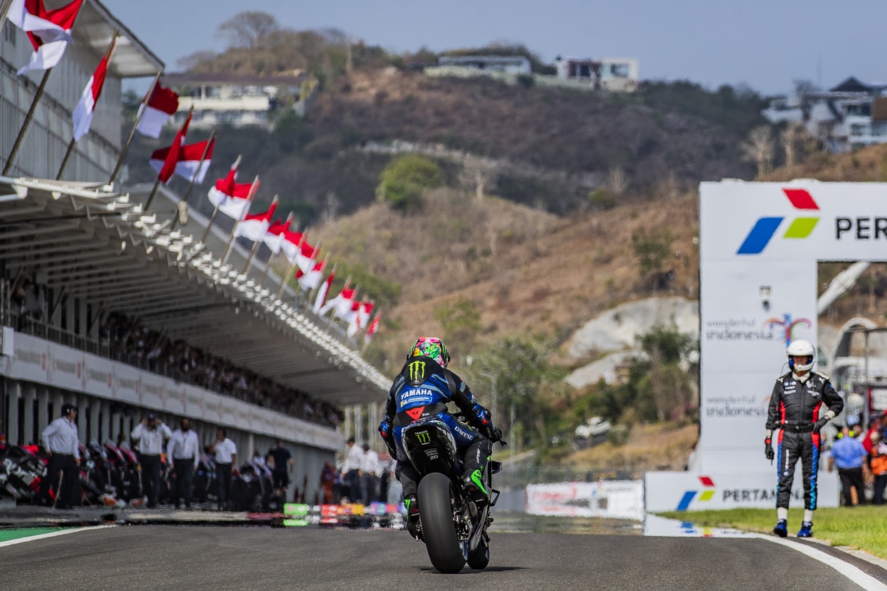 Morbidelli rejoins the race after an electronics problem during the opening lap