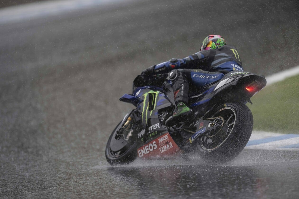 Rainy conditions resulted in a red flag finish for Team ENEOS at the Japanese GP