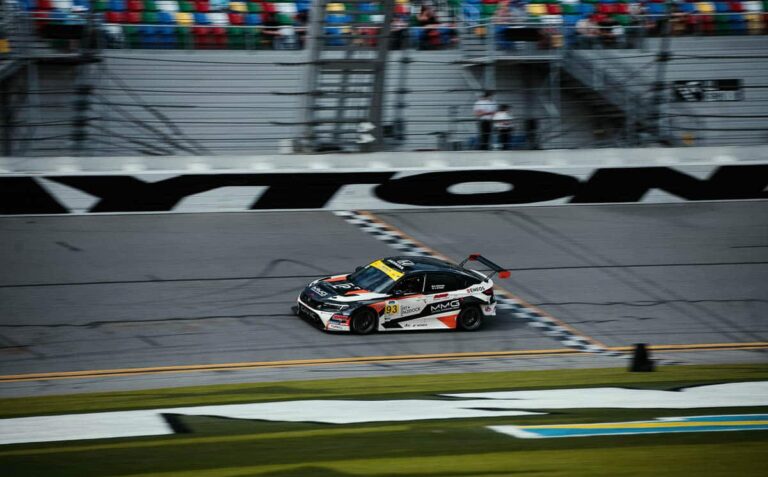 Picture perfect finish, Pit+Paddock Civic Type R TCR, 2024 IMSA Daytona International Speedway.