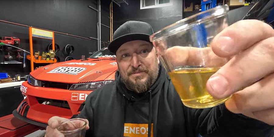 ENEOS Ambassador Faruk Kugay showing ENEOS 0W-8 Oil
